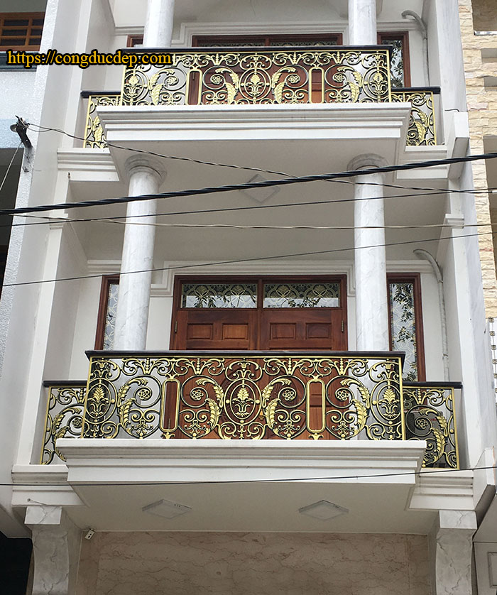 Lan can nhôm đúc hoa lá đơn giản